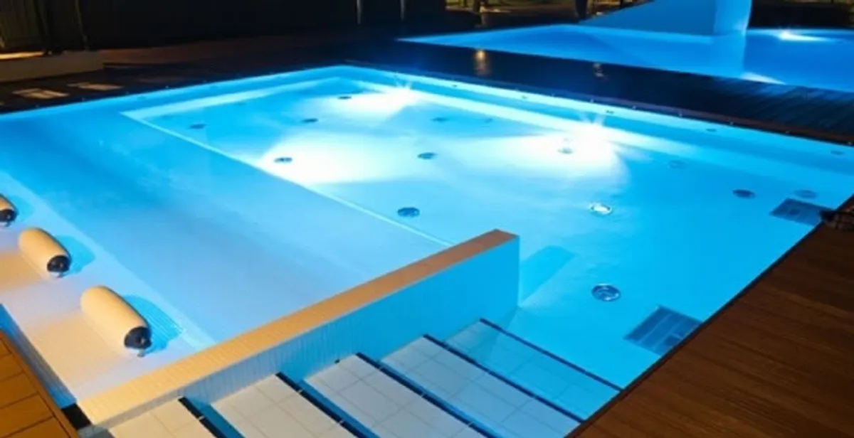pool light installation and repair services providing modern illuminated pool lighting in Mountain View, CA